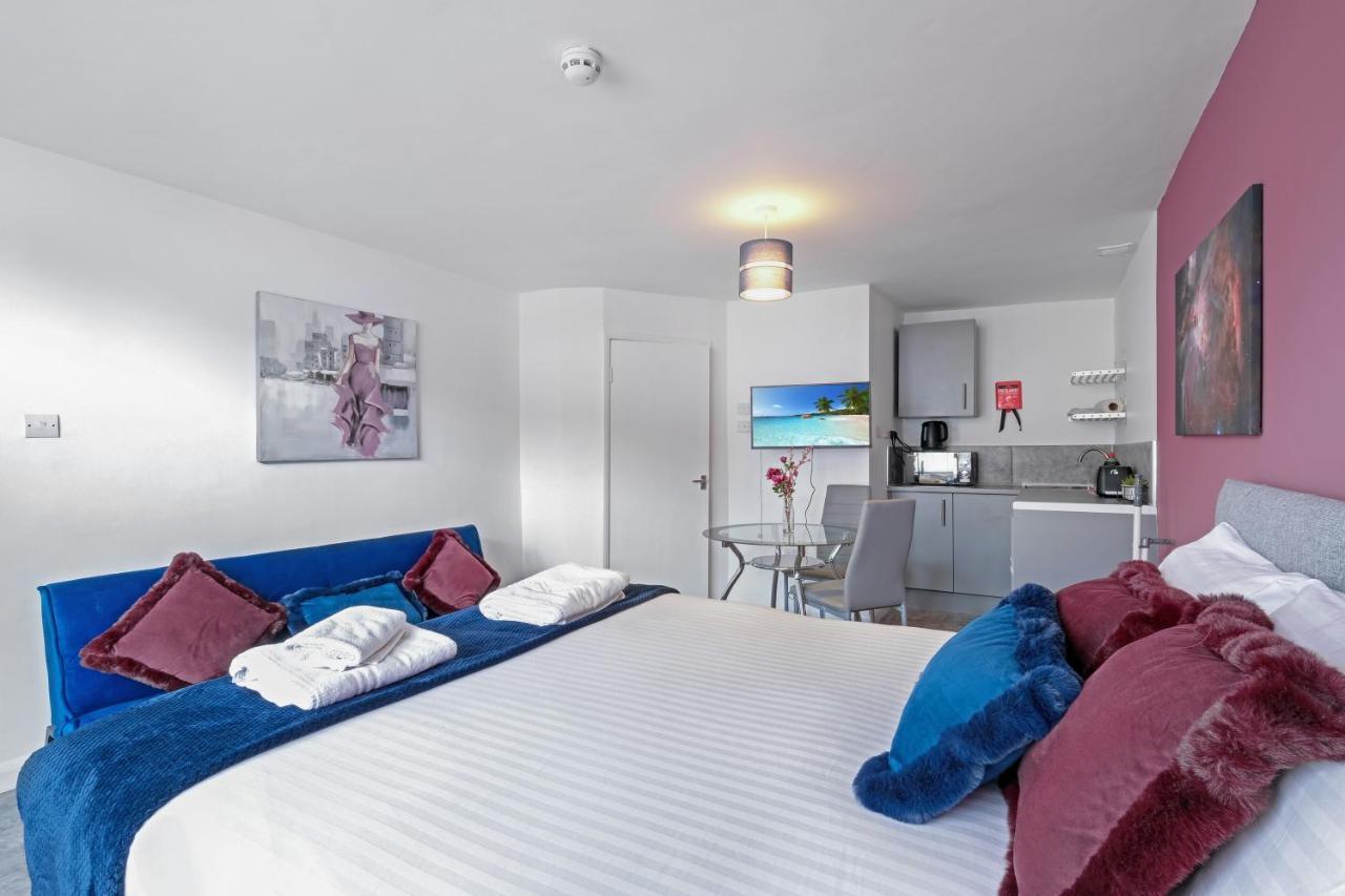 Fernbank Studios Sudbury Hill Harrow Self-Contained Studios With En-Suite Wembley Exteriör bild