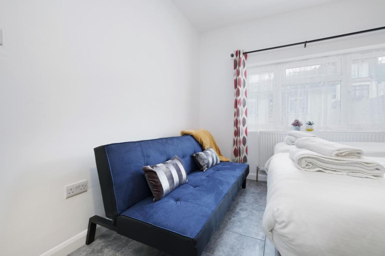 Fernbank Studios Sudbury Hill Harrow Self-Contained Studios With En-Suite Wembley Exteriör bild